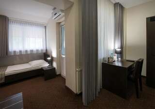 Отель Hotel Capitol Бяла-Подляска Двухместный номер с 1 кроватью или 2 отдельными кроватями-18